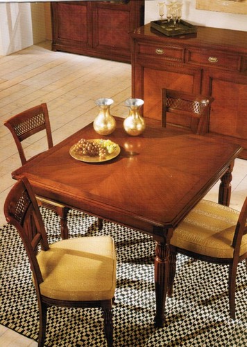 Tavolo quadrato legno - in,